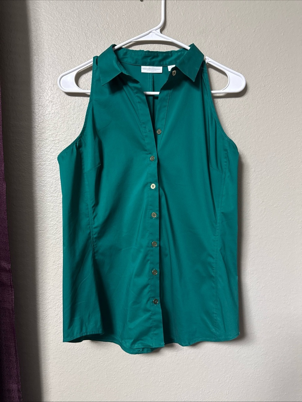 #934 New York And Company Top Size Small
